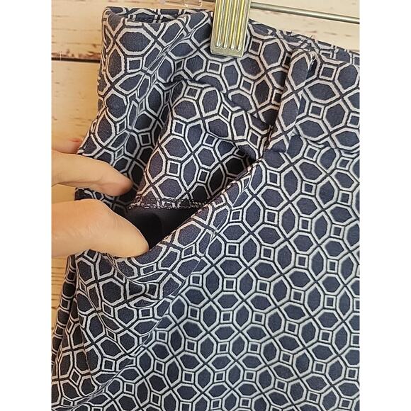 Talbots Hampshire Curvy Blue Cropped Geometric High Rise Casual Pants Size 16 - Picture 7 of 10